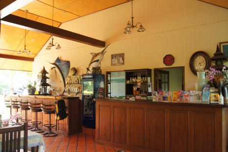 Bar and reception